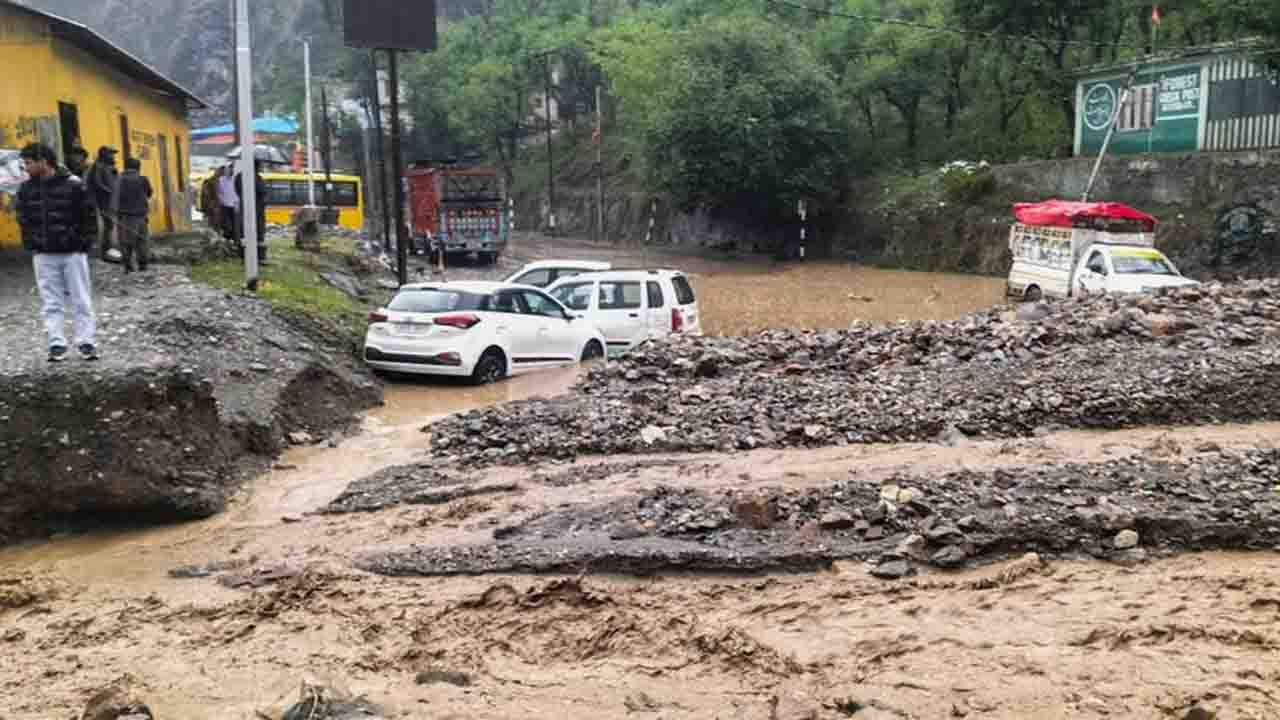 Nature’s Fury Strikes Ramban: 3 Dead, Over 100 Rescued as Flash Floods and Landslides Ravage J&K