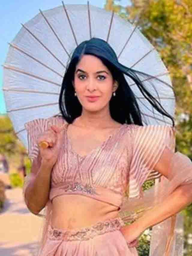 Anisha Dixit - Relatable Comedian
