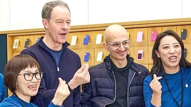 Apple Announces Sabih Khan as New Chief Operating Officer in Leadership Transition