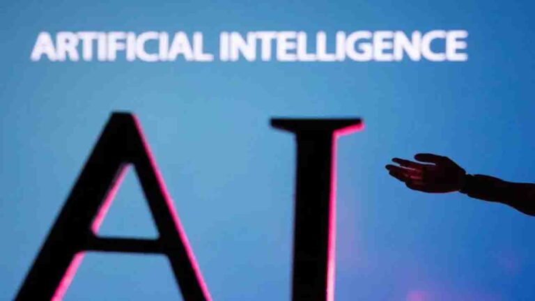 AI Slows Hiring but Sparks Minimal Layoffs in New York-Northern New Jersey Service Firms, Study Finds