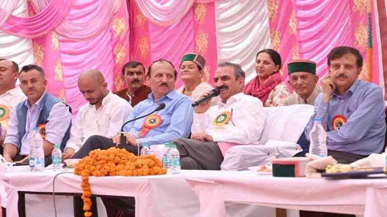 Himachal CM Sukhu Faces Tough Questions From Students During Nerwa School Interaction
