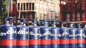 Commercial LPG Cylinder Prices Hiked by Up to ₹998.5 from May 1, Hotel Meals Likely to Get Costlier