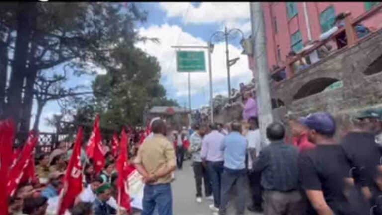 Shimla Garbage Crisis Worsens as Sahib Society Workers Strike Continues for Third Day