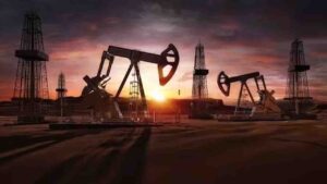Oil Prices Surge as Iran-US Tensions Persist Over Hormuz Strait Blockade
