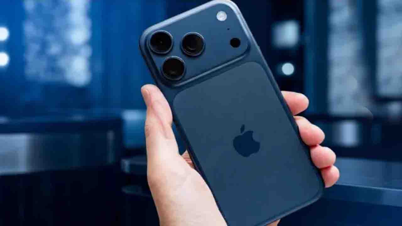 Phone 17 Pro Max price India working days