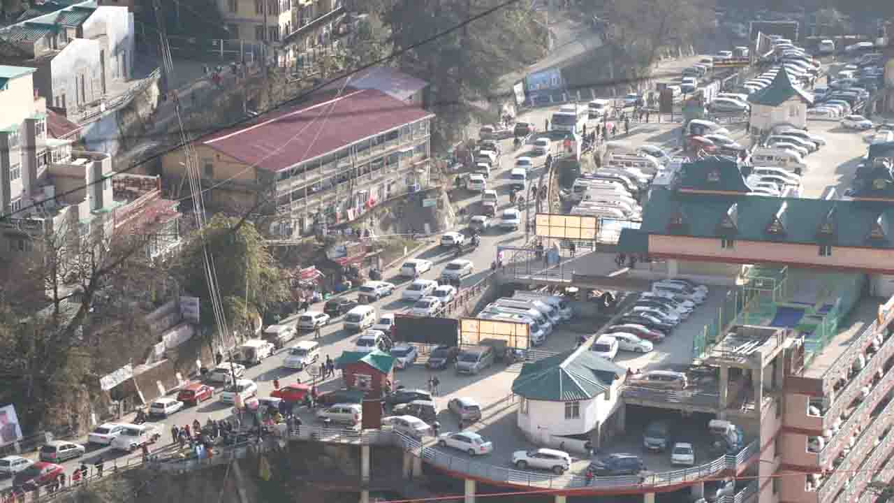 Shimla Traffic Crisis: Tourist Surge Chokes Key Entry Points as 12 Lakh Vehicles Inundate Town