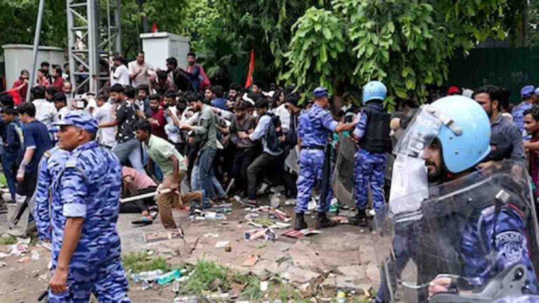 CJP Sansad March: Police Lathicharge Protesters at Jantar Mantar; Lutyens' Traffic Hit