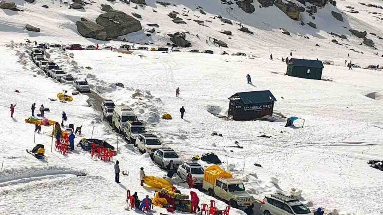 Himachal Pradesh Weather: Fresh Snowfall Hits High Reaches, IMD Issues Orange Alert for Heavy Rain