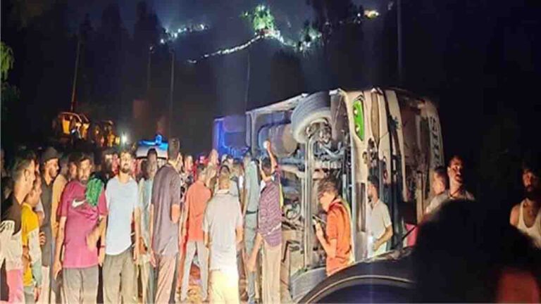 2 Devotees Killed, Several Injured as Bus Flips Near Himachal’s Shahtalai