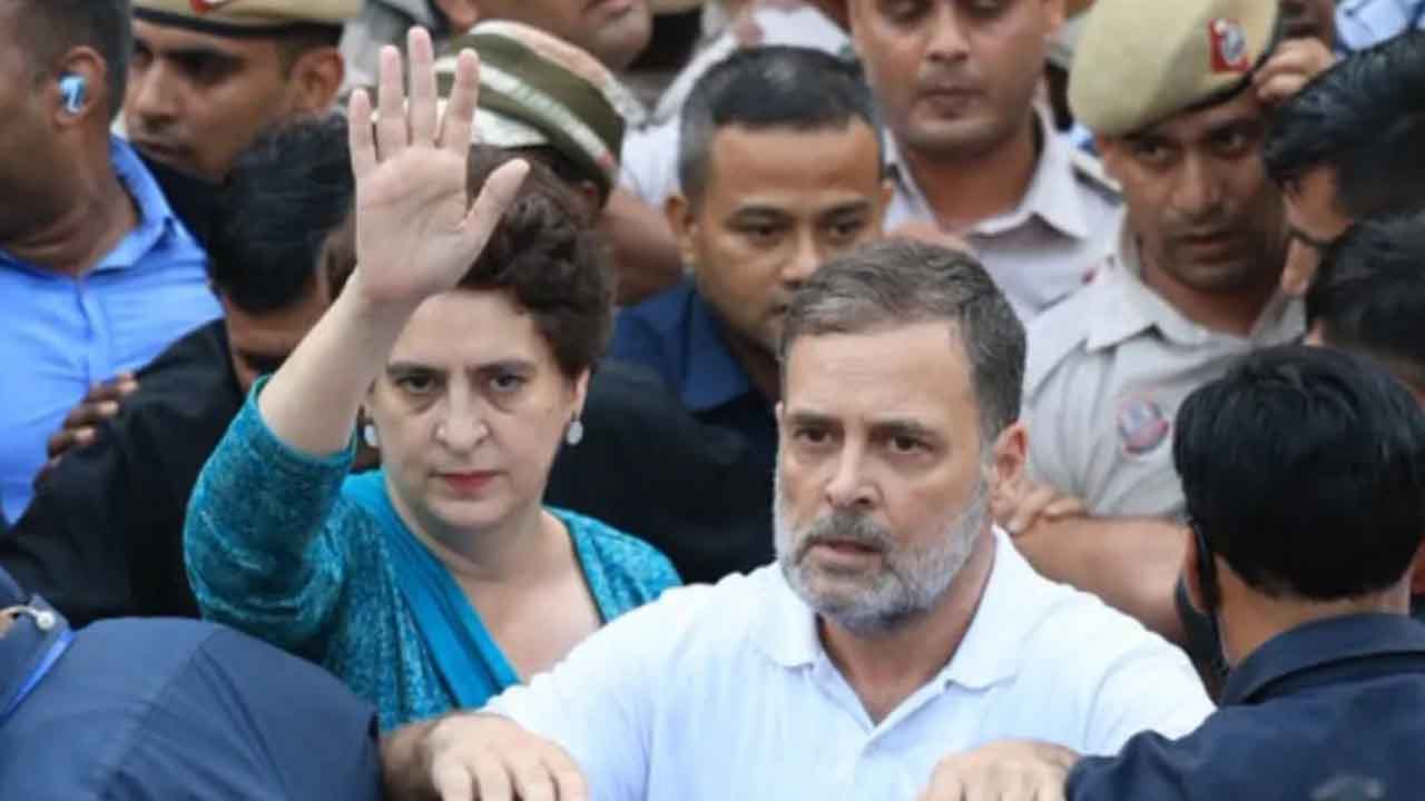 Delhi Police File 3 FIRs Against Rahul, Priyanka Gandhi Over Election Commission Protests