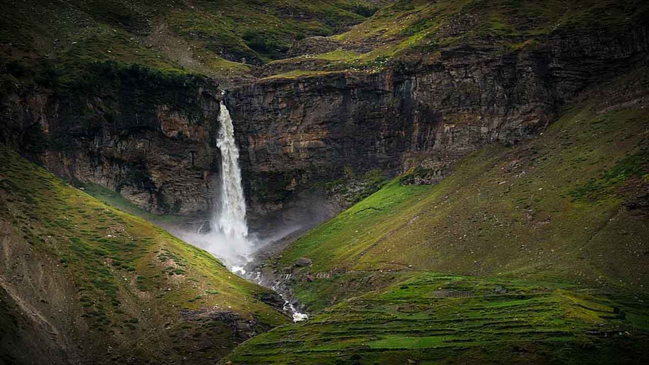 Sissu Lake, Waterfall Surge As Top Attractions Post-Atal Tunnel Opening